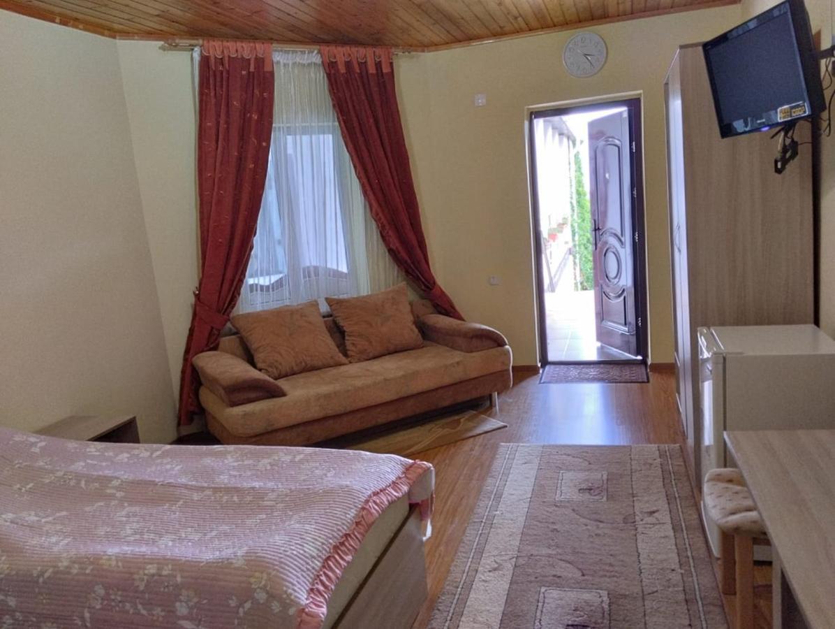 В Гостях На Иссык-Куле Hotel Cholpon-Ata Exterior photo